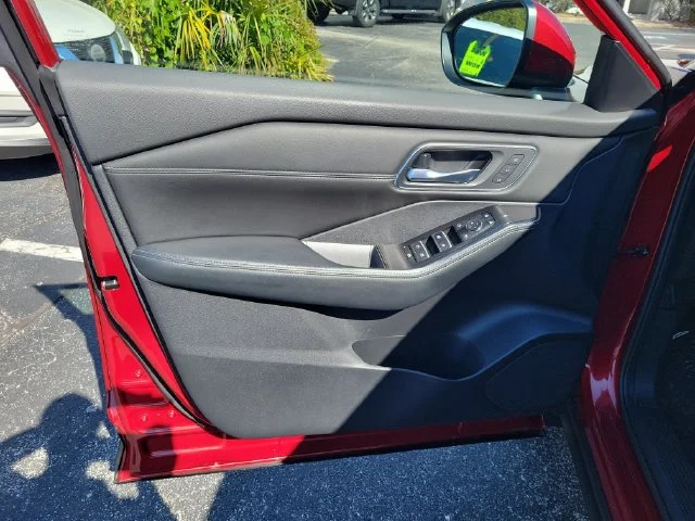 Used 2025 Red Nissan Platinum image 16
