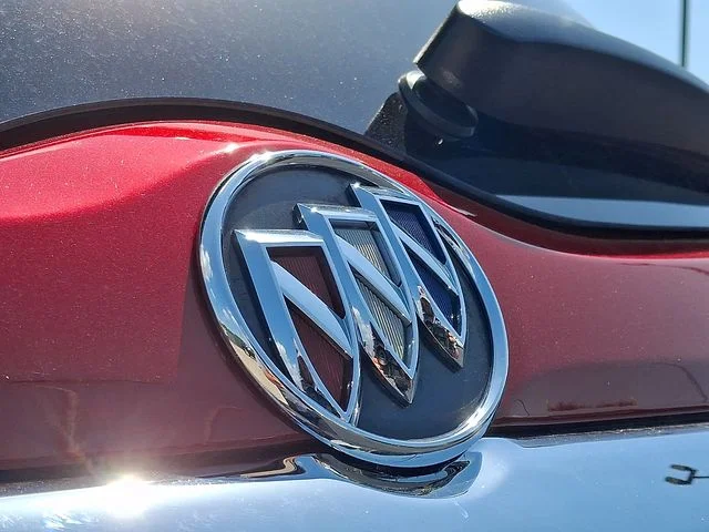 Used 2023 Red Buick Essence image 31