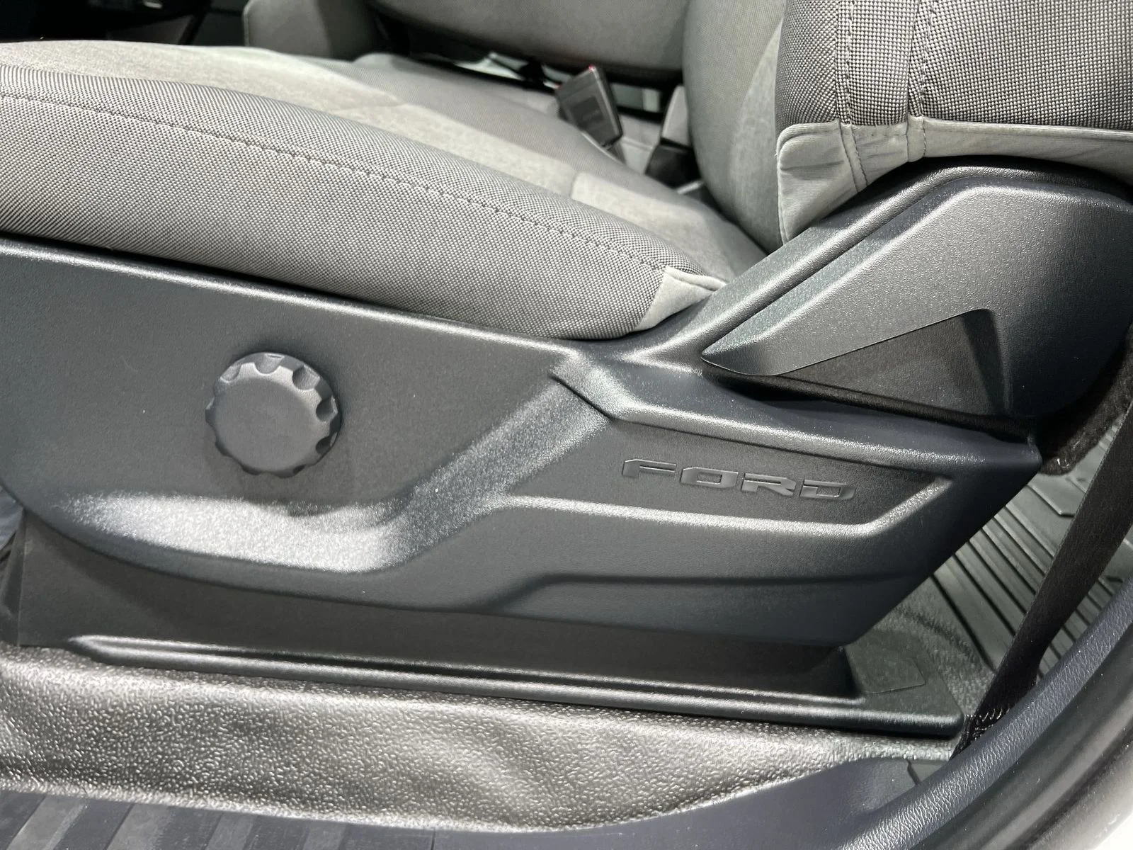 2024 Ford F-350 Super Duty XL - Photo 12