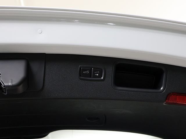 Used 2022 White Porsche S image 32
