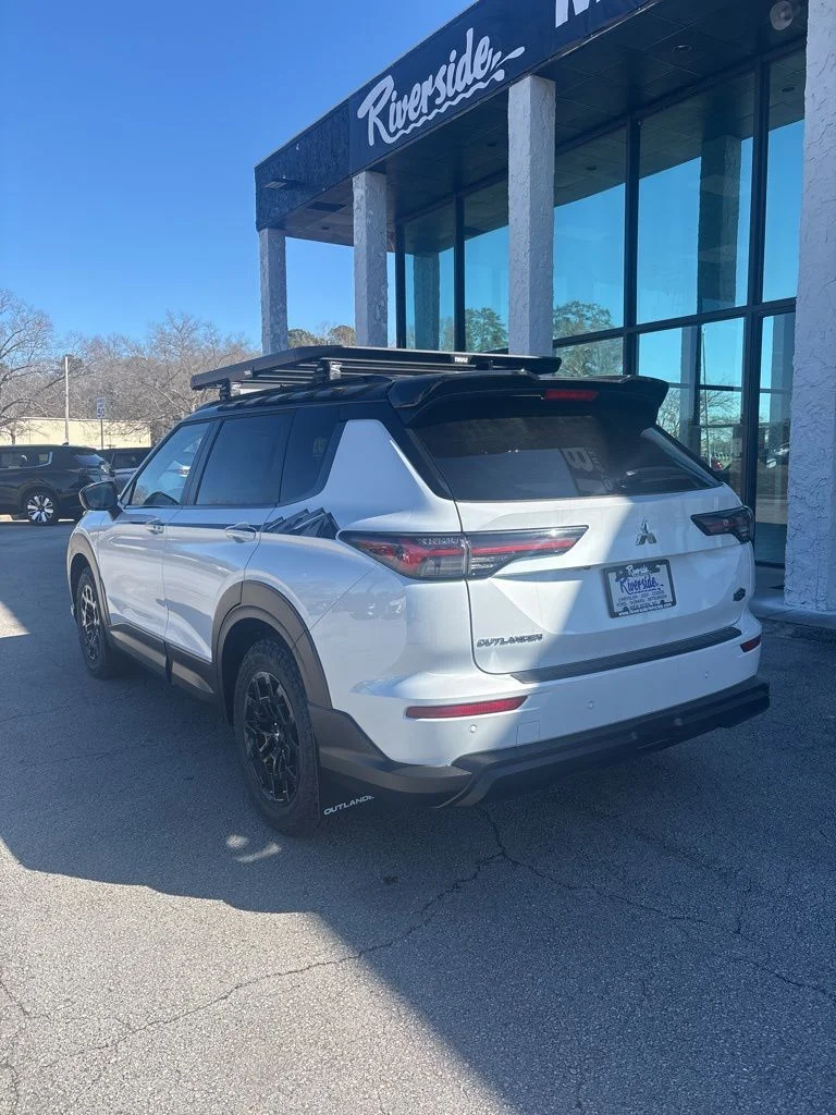 New 2026 White Mitsubishi Trail Edition image 2
