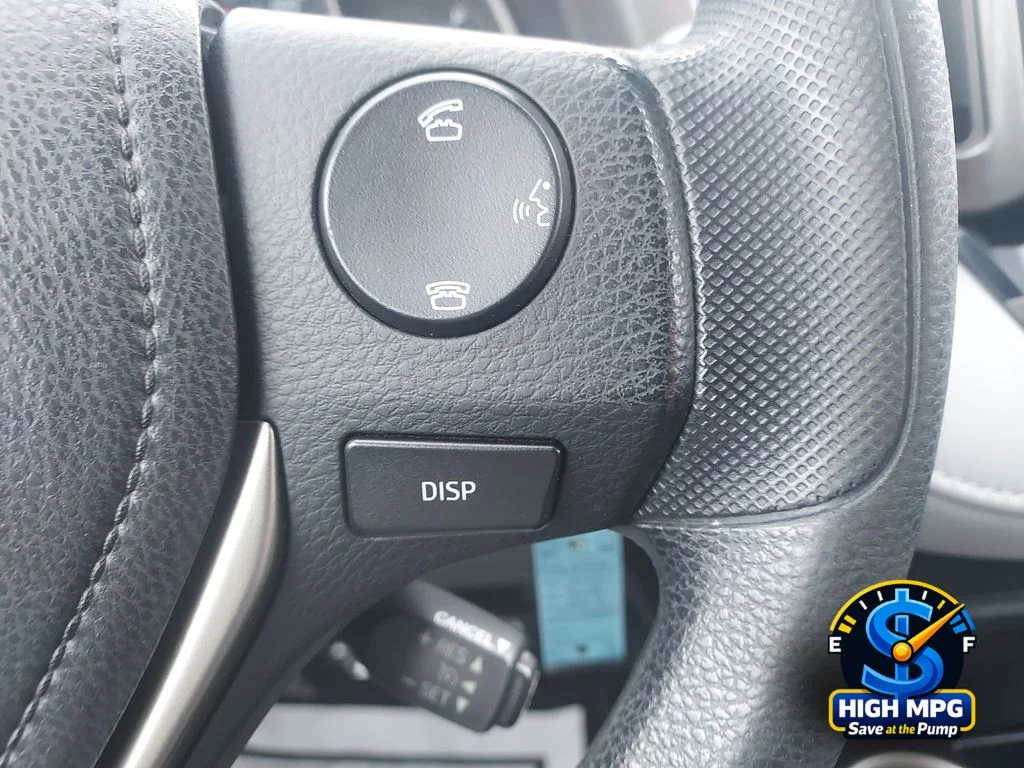 Used 2014 Red Toyota XLE image 22