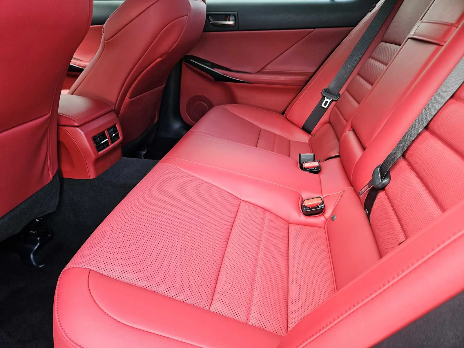 2025 Lexus IS 350 F SPORT - Photo 22