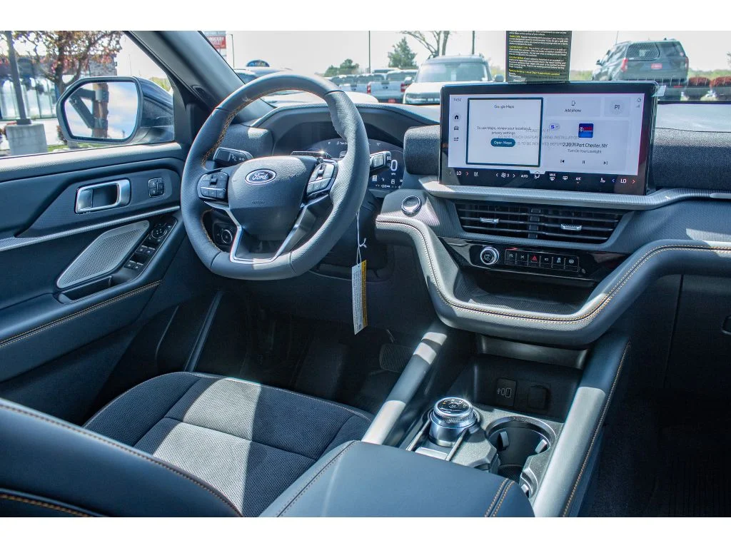 New 2026 STAR WHITE METALLIC Ford Tremor image 17