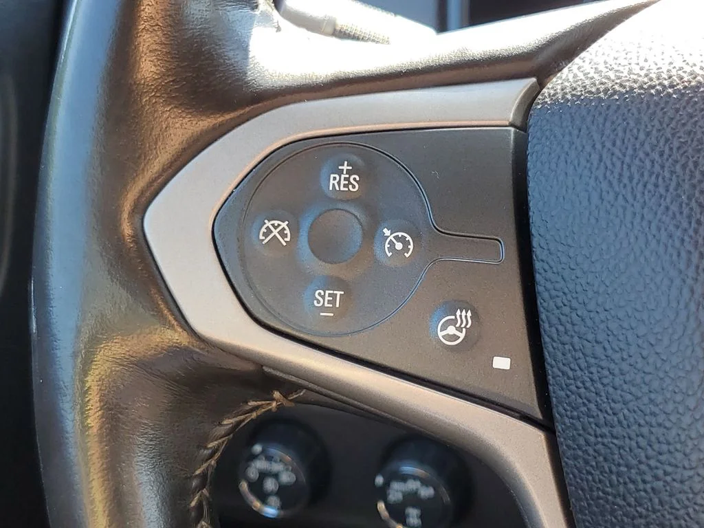 Used 2019 Gray Chevrolet Z71 image 18