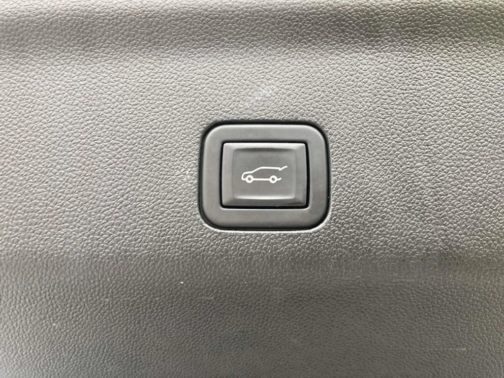 Used 2023 Summit White Chevrolet Premier image 11
