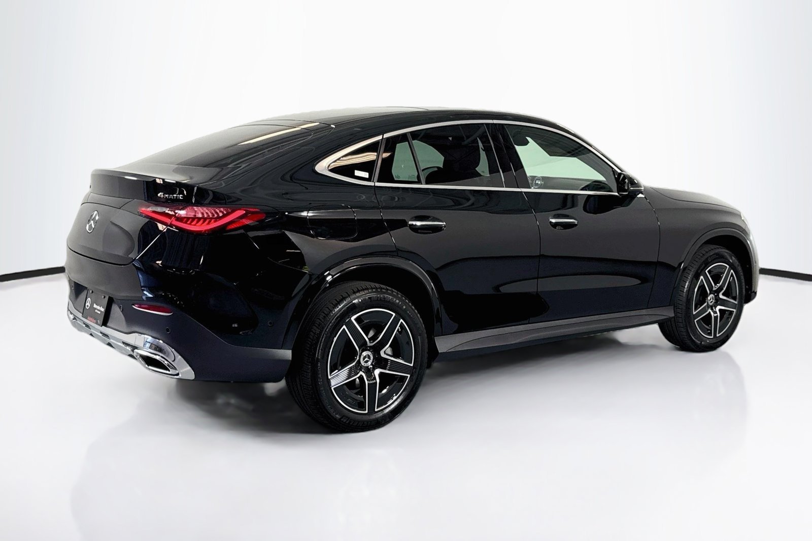 New 2027 Black Mercedes-Benz GLC 300 image 5