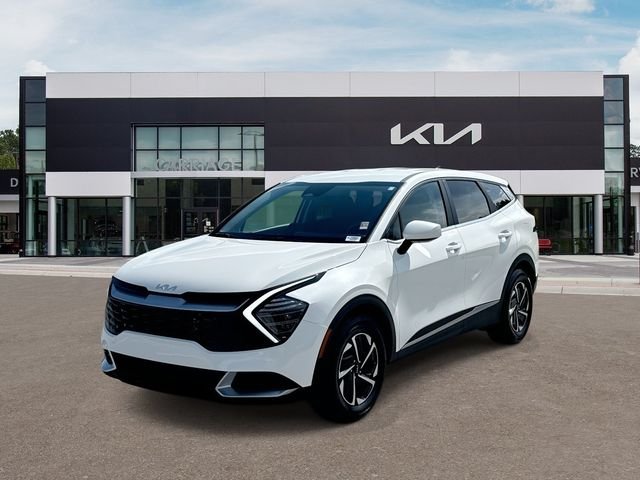 Used 2025 White Kia LX image 4