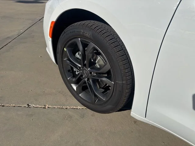 2026 Chrysler Pacifica Select - Photo 11