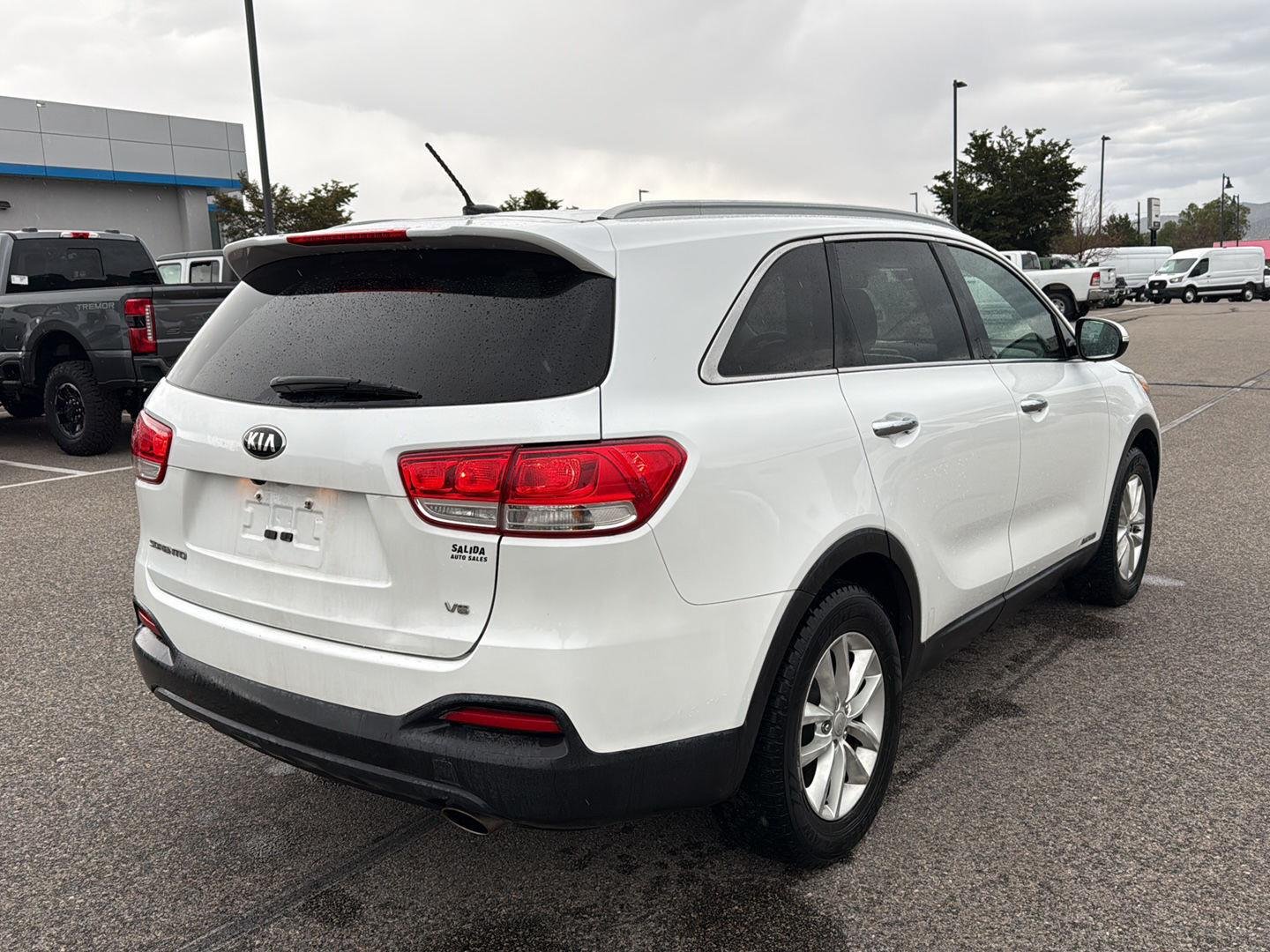 Used 2016 Snow White Pearl Kia LX V6 image 3