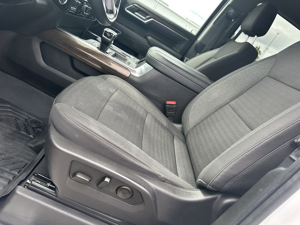 2025 Chevrolet Silverado 1500 LT - Photo 11