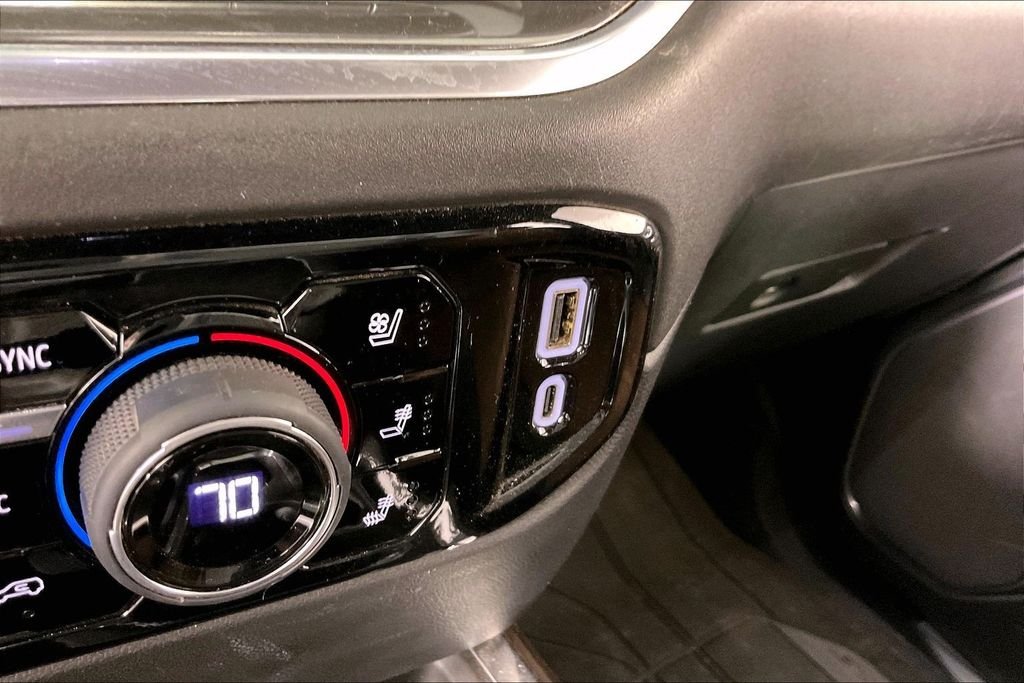 Used 2024 Beige Chevrolet High Country image 13