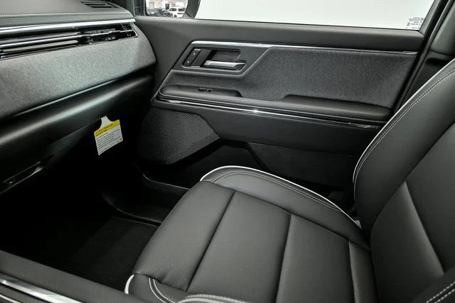 New 2026 Onyx Black GMC Elevation Extended Range image 16
