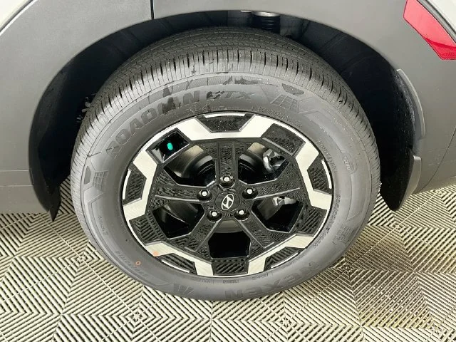 New 2027 Silver Hyundai SE image 19