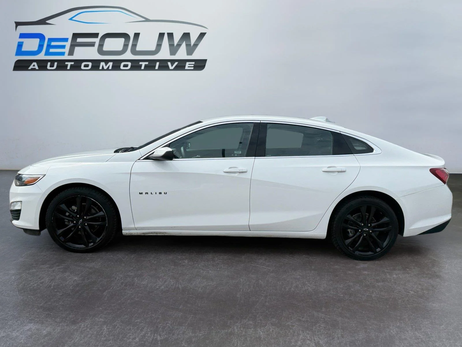 Used 2024 Summit White Chevrolet 1LT image 6