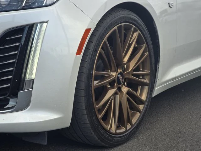 Used 2020 Crystal White Tricoat Cadillac Luxury image 22