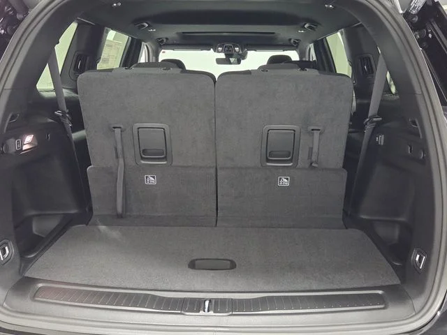 New 2026 Diamond Black Crystal Pearlcoat Jeep Laredo image 11