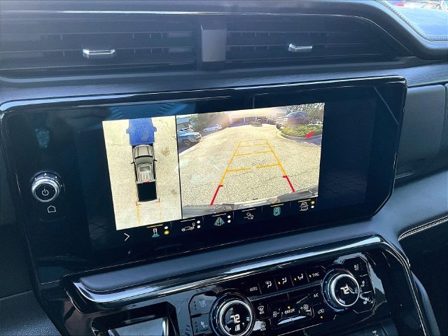 Used 2022 White GMC AT4X image 18