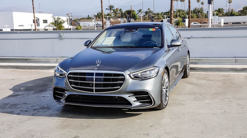 Used 2025 Selenite Gray Metallic Mercedes-Benz S 580 image 4