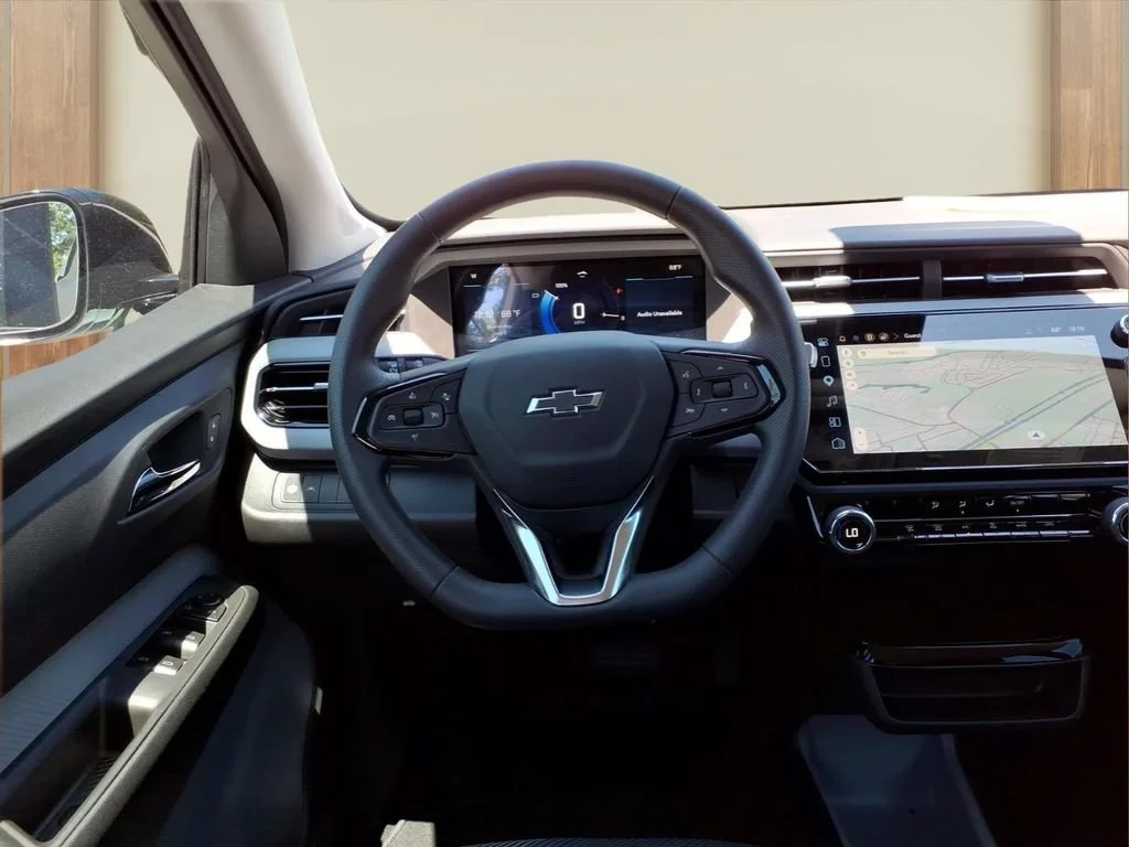 New 2027 Summit White Chevrolet LT image 22