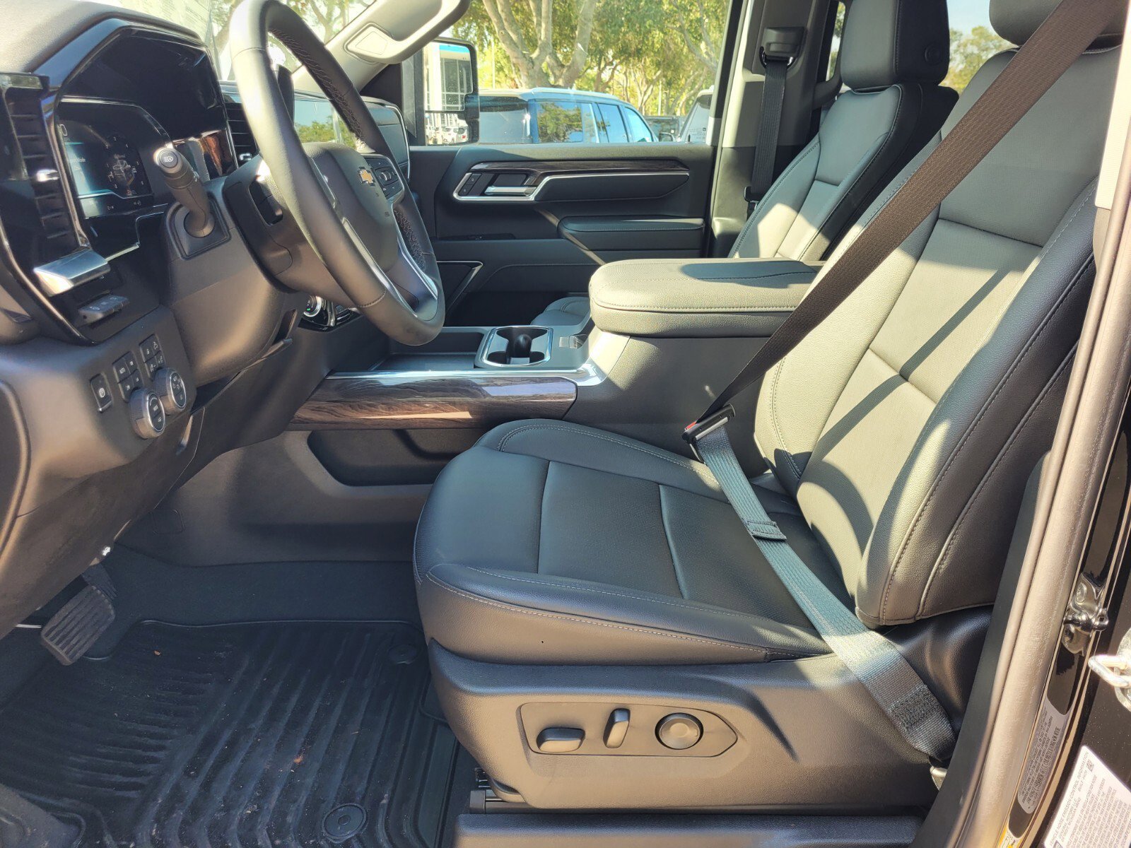 2025 Chevrolet Silverado 2500 HD LTZ - Photo 26