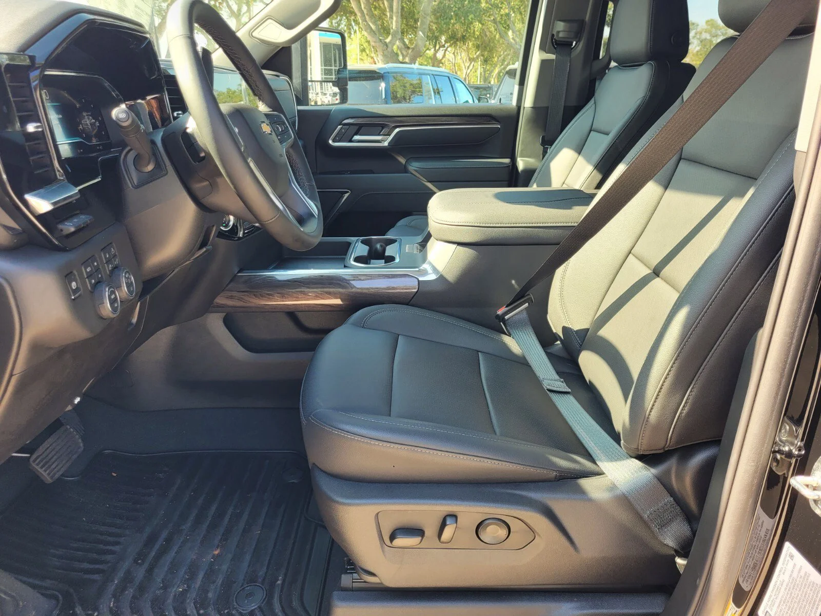 2025 Chevrolet Silverado 2500 HD LTZ - Photo 26