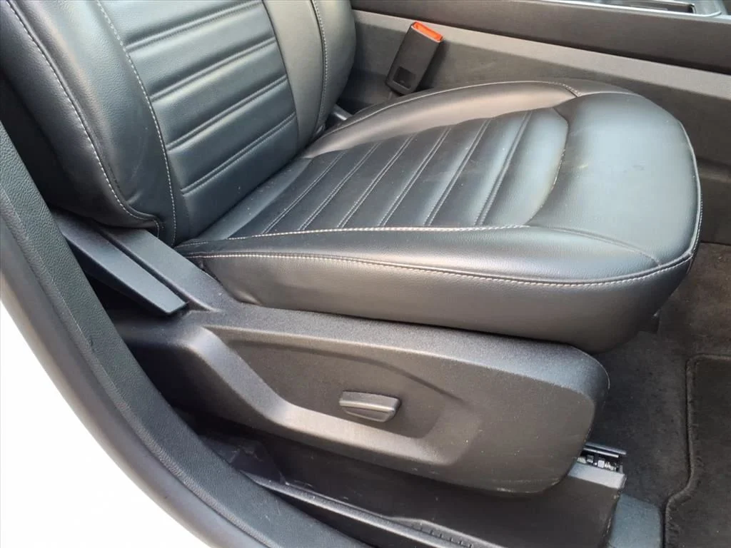 Used 2024 White Ford SEL image 28