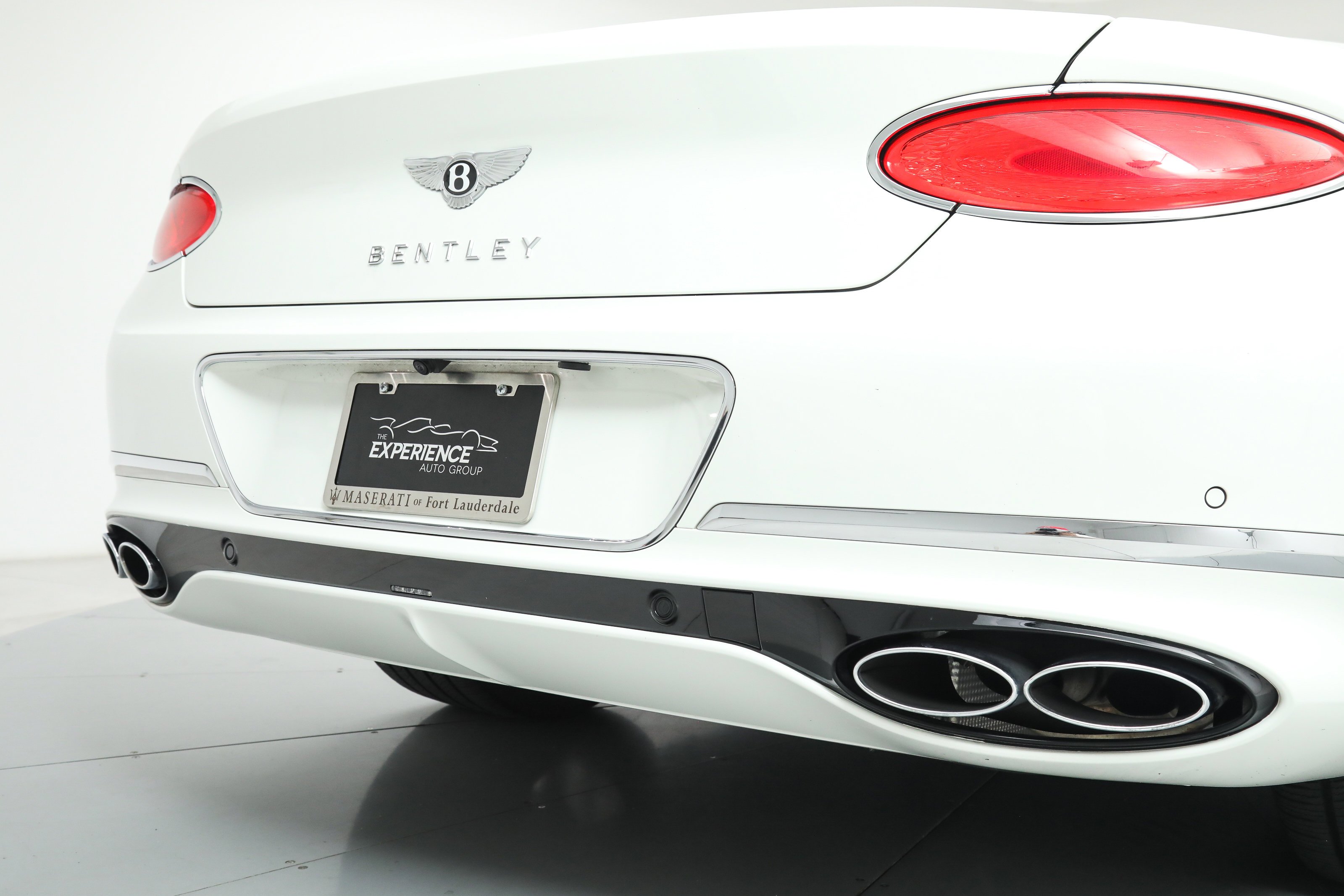 Used 2022 White Bentley GT V8 Convertible image 14