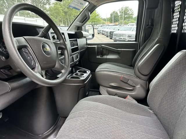 Used 2024 White Chevrolet Work Van image 19