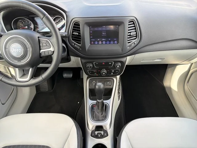 Used 2019 Blue Jeep Latitude image 6