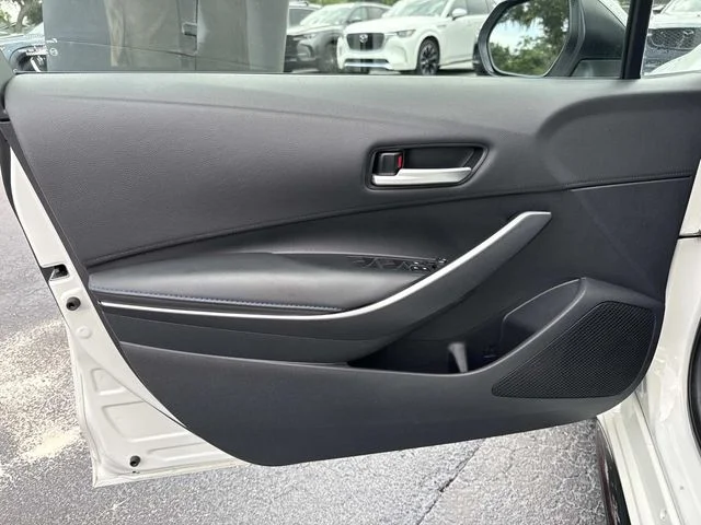 Used 2020 White Toyota SE image 21