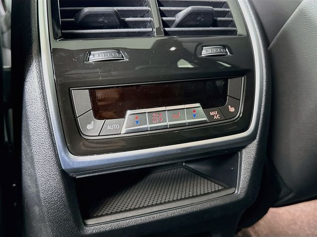 New 2026 Gray Metallic BMW xDrive40i image 27