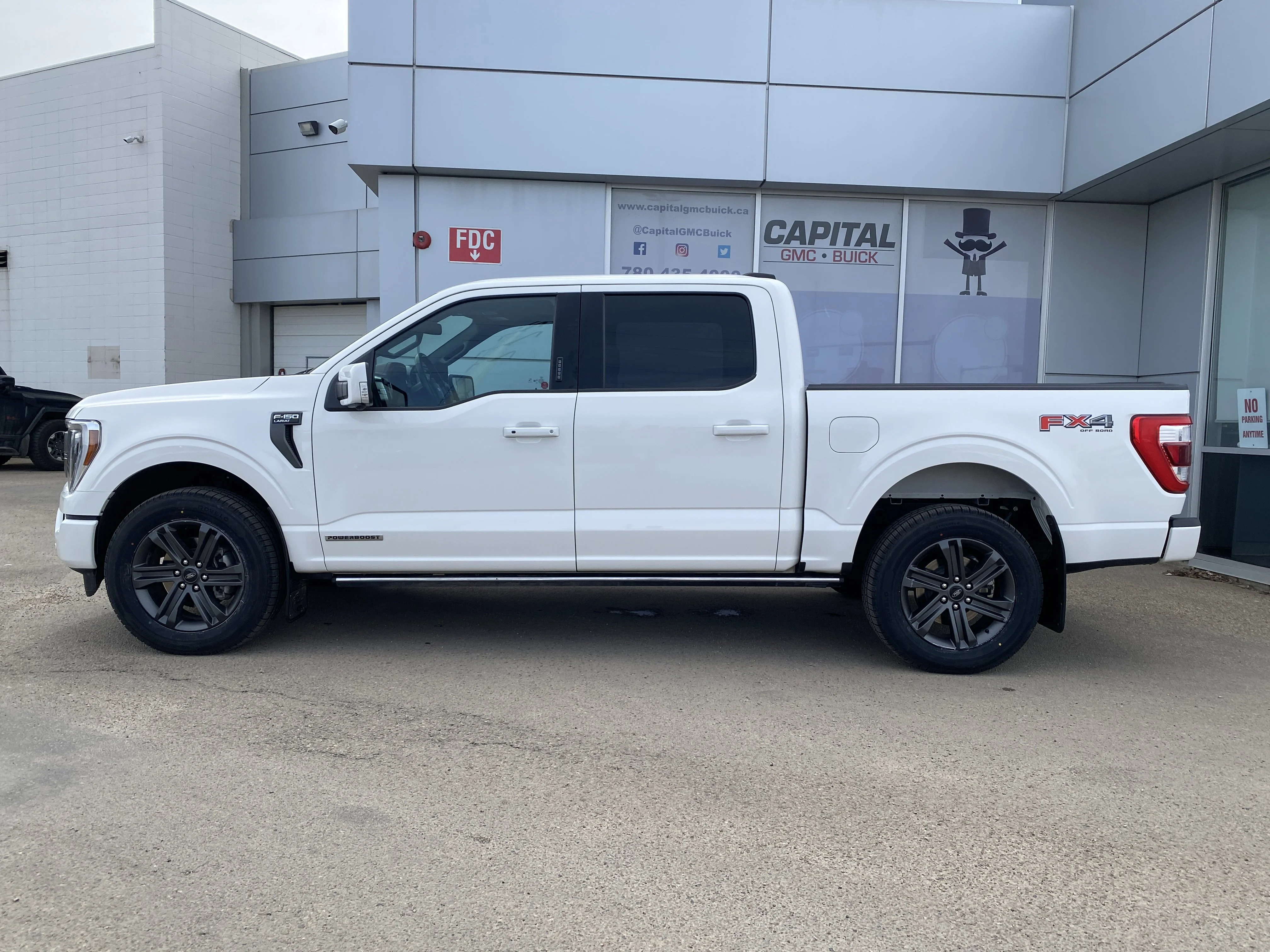 Used 2023 White Ford LARIAT * PANORAMIC SUNROOF * 360 CAMERA * image 2