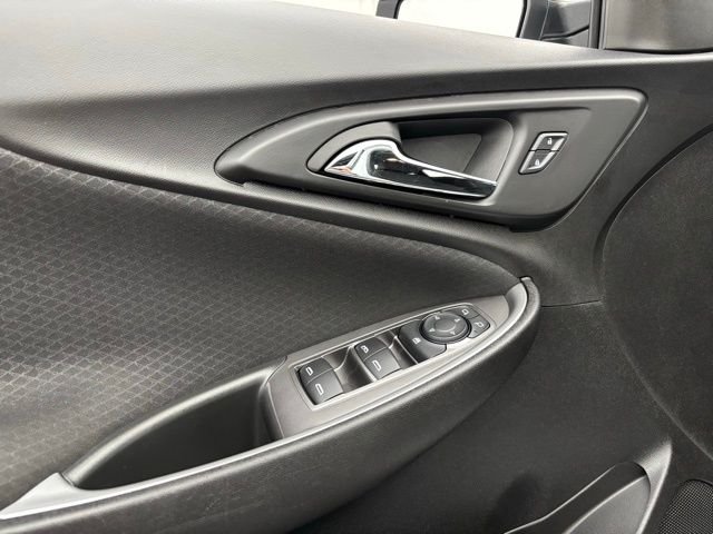 Used 2024 Summit White Chevrolet LT image 15