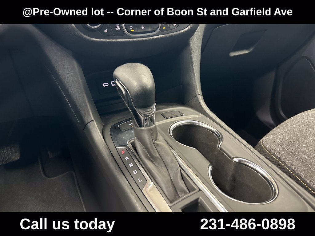 Used 2022 SILVER ICE METALLIC Chevrolet LT image 21
