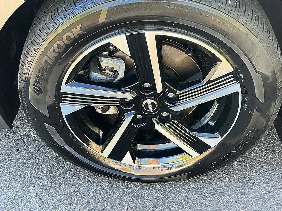 Used 2025 Gun Metallic Nissan SV image 8