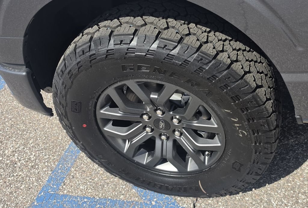 New 2026 Carbonized Gray Metallic Ford Tremor® image 11