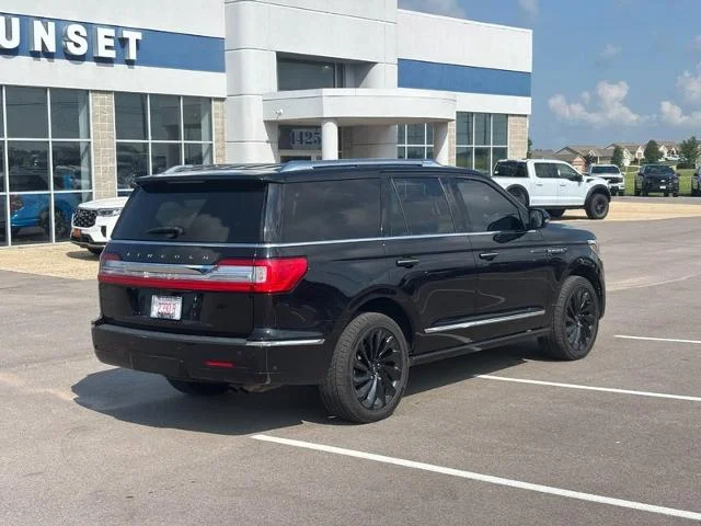 Used 2021 Black Lincoln  image 3
