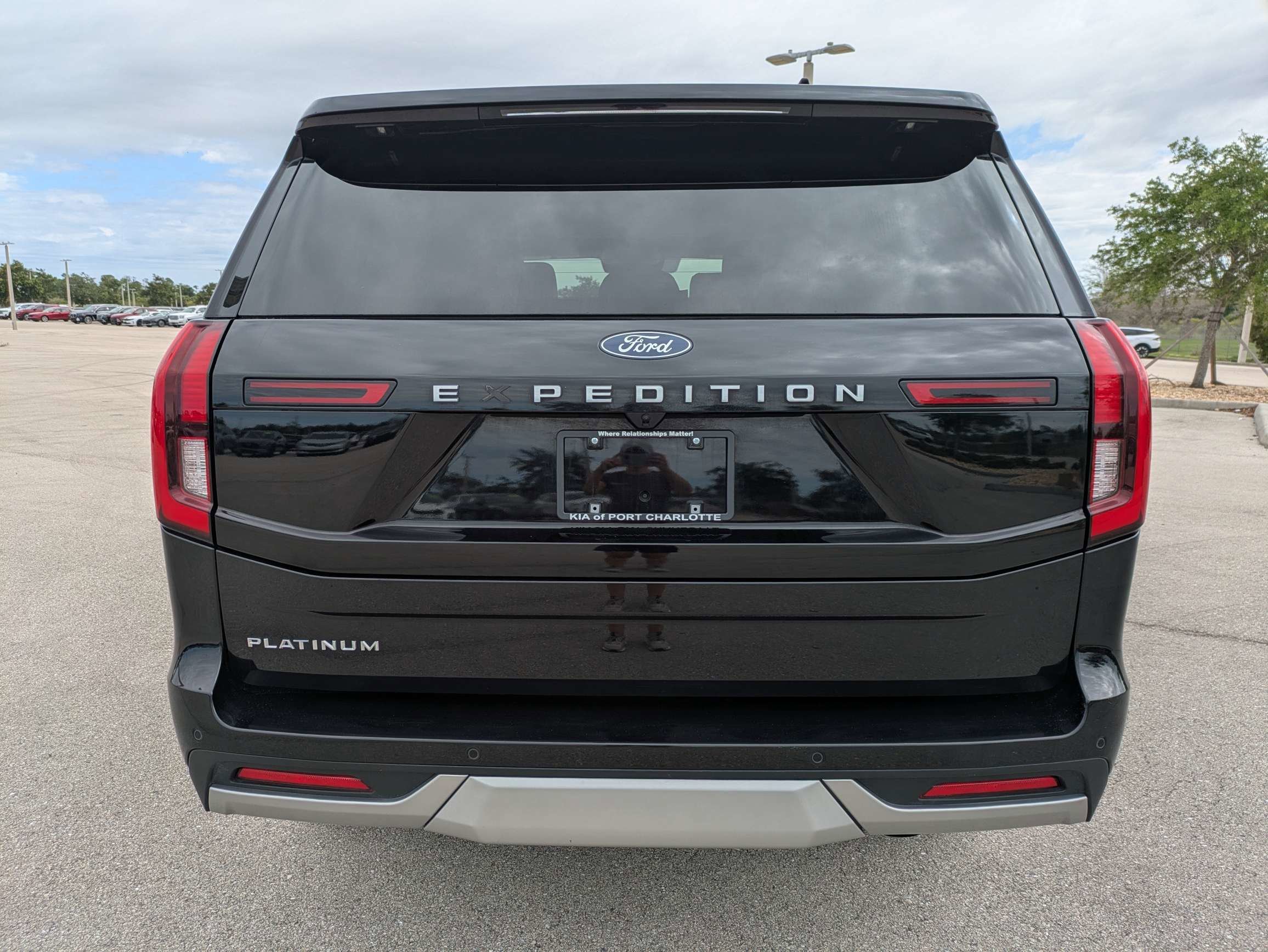 Used 2025 Agate Black Metallic Ford Platinum image 6