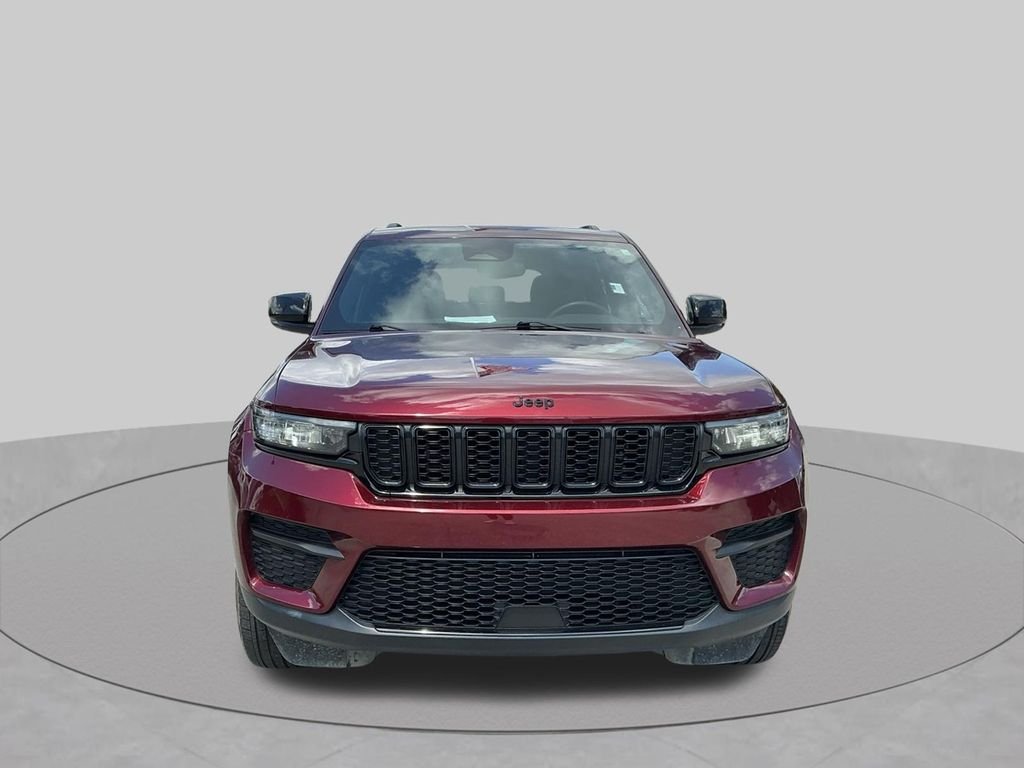 Used 2024 Red Jeep Altitude image 14