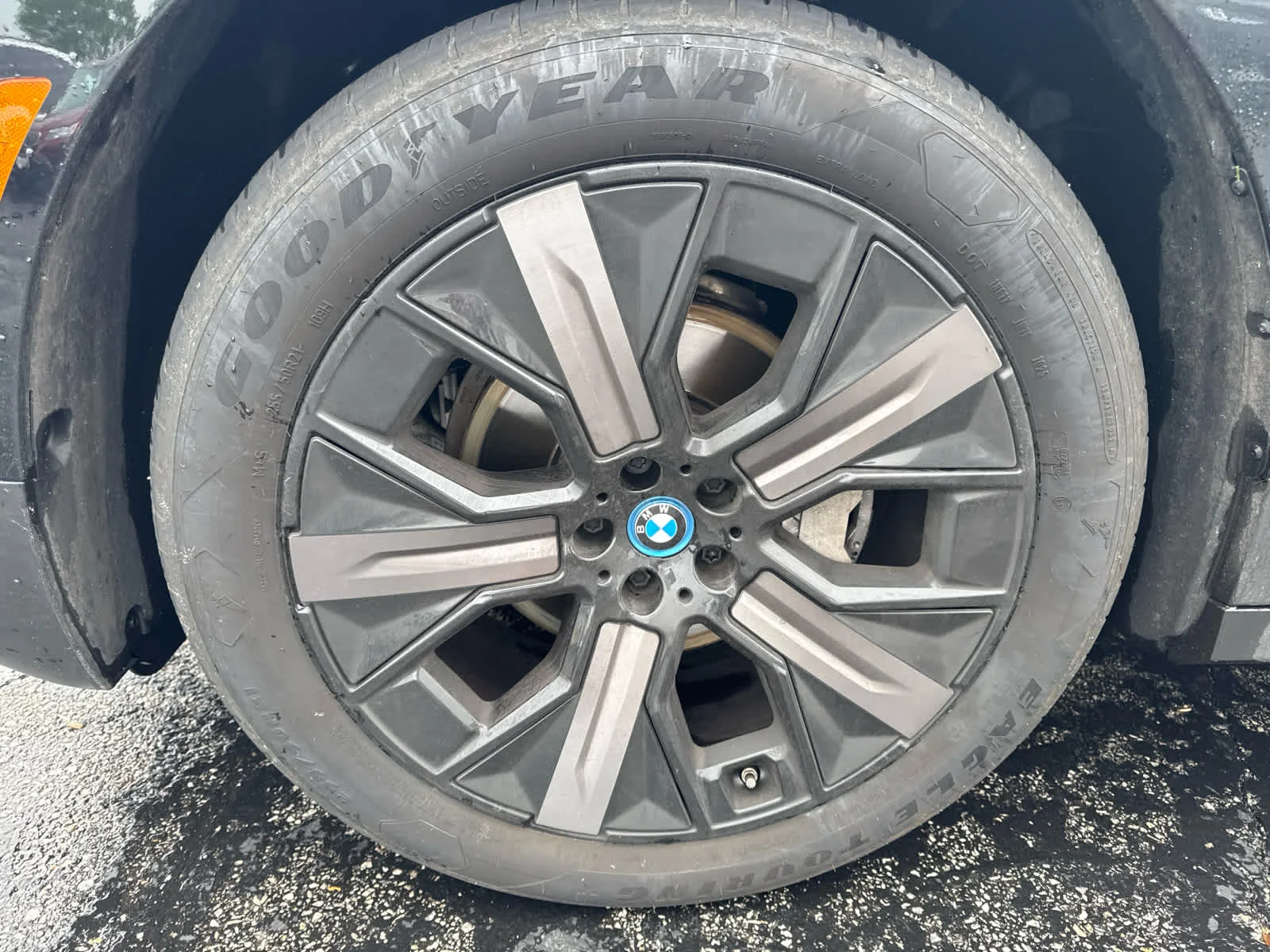Certified Used 2024 Black Sapphire Metallic BMW xDrive50 image 12