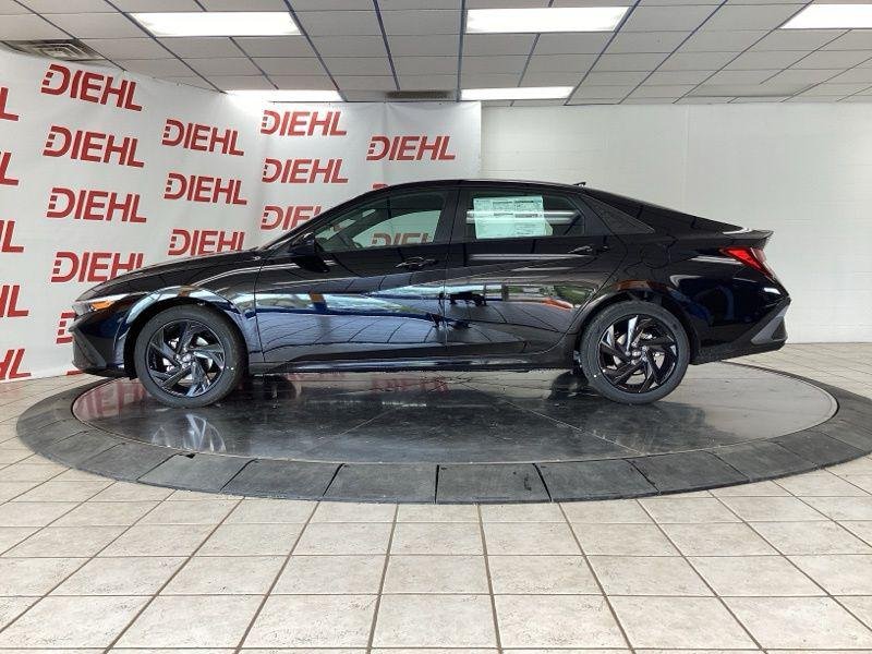 New 2026 Black Hyundai SEL Sport image 4