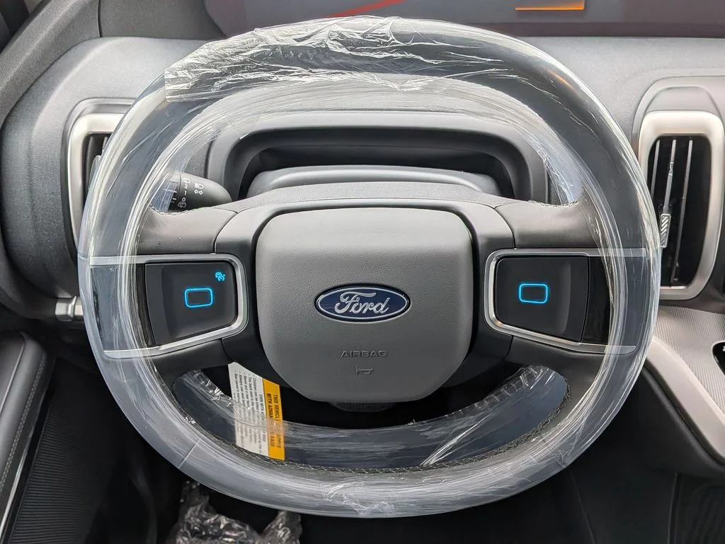 New 2026 Agate Black Metallic Ford MAX Active image 21