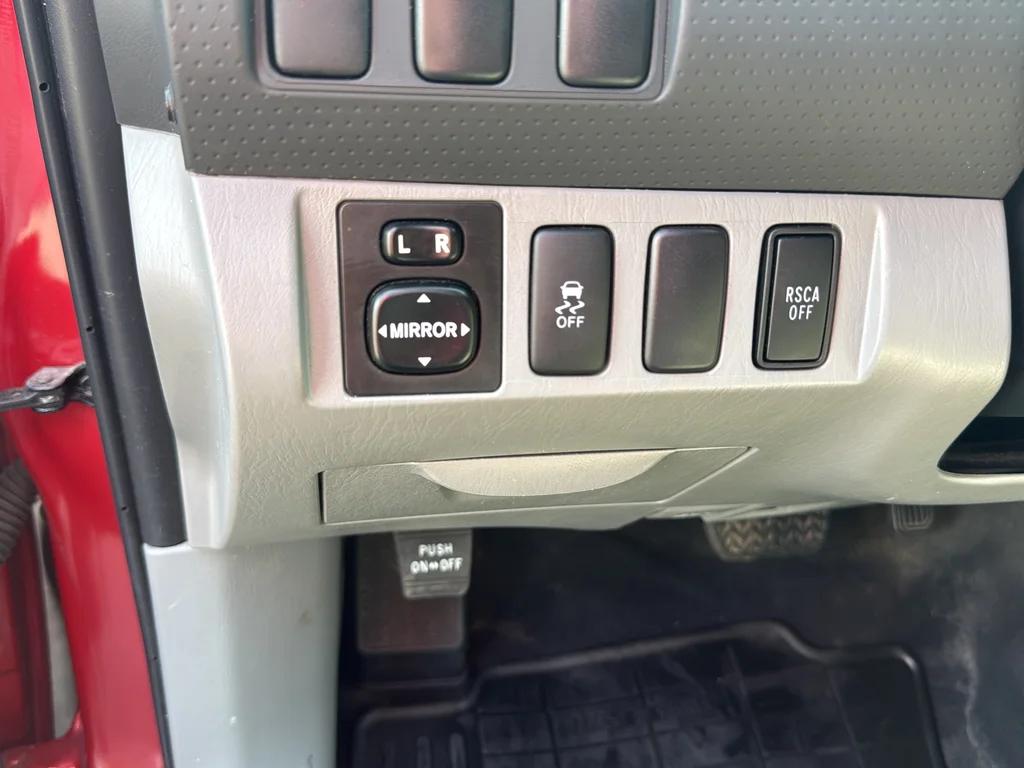 Used 2015 Red Toyota Base image 28