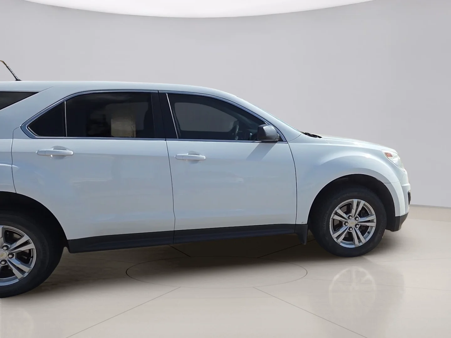 Used 2015 White Chevrolet LS AWD image 4