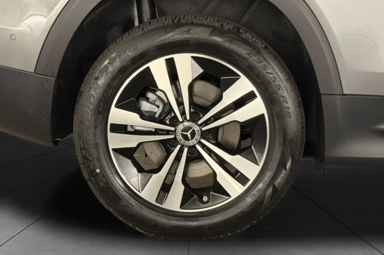 New 2026 Mountain Grey Metallic Mercedes-Benz GLB 250 4MATIC® SUV image 25