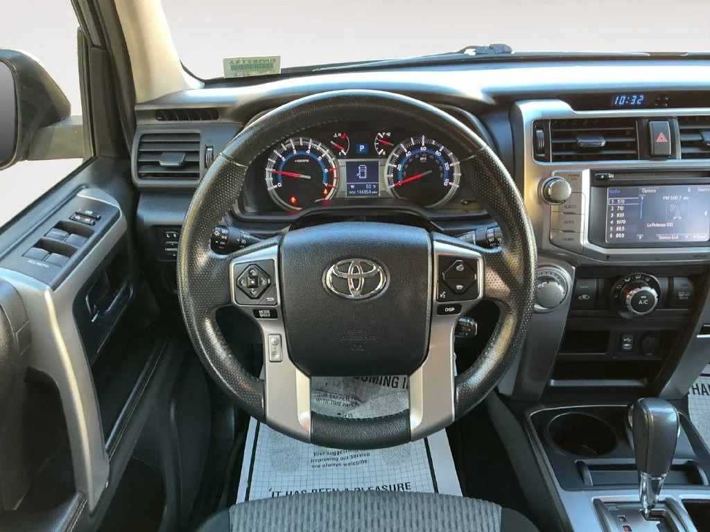 Used 2015 Gray Toyota SR5 image 17