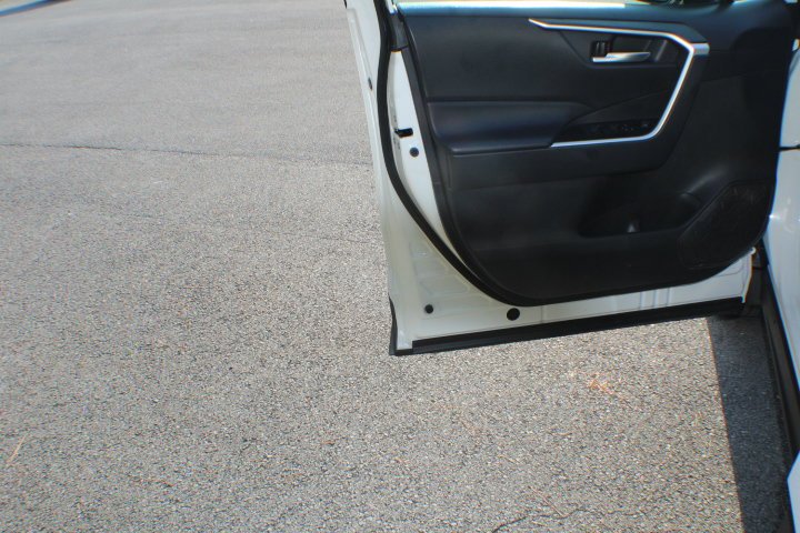 Used 2024 Ice Cap Toyota XLE image 6