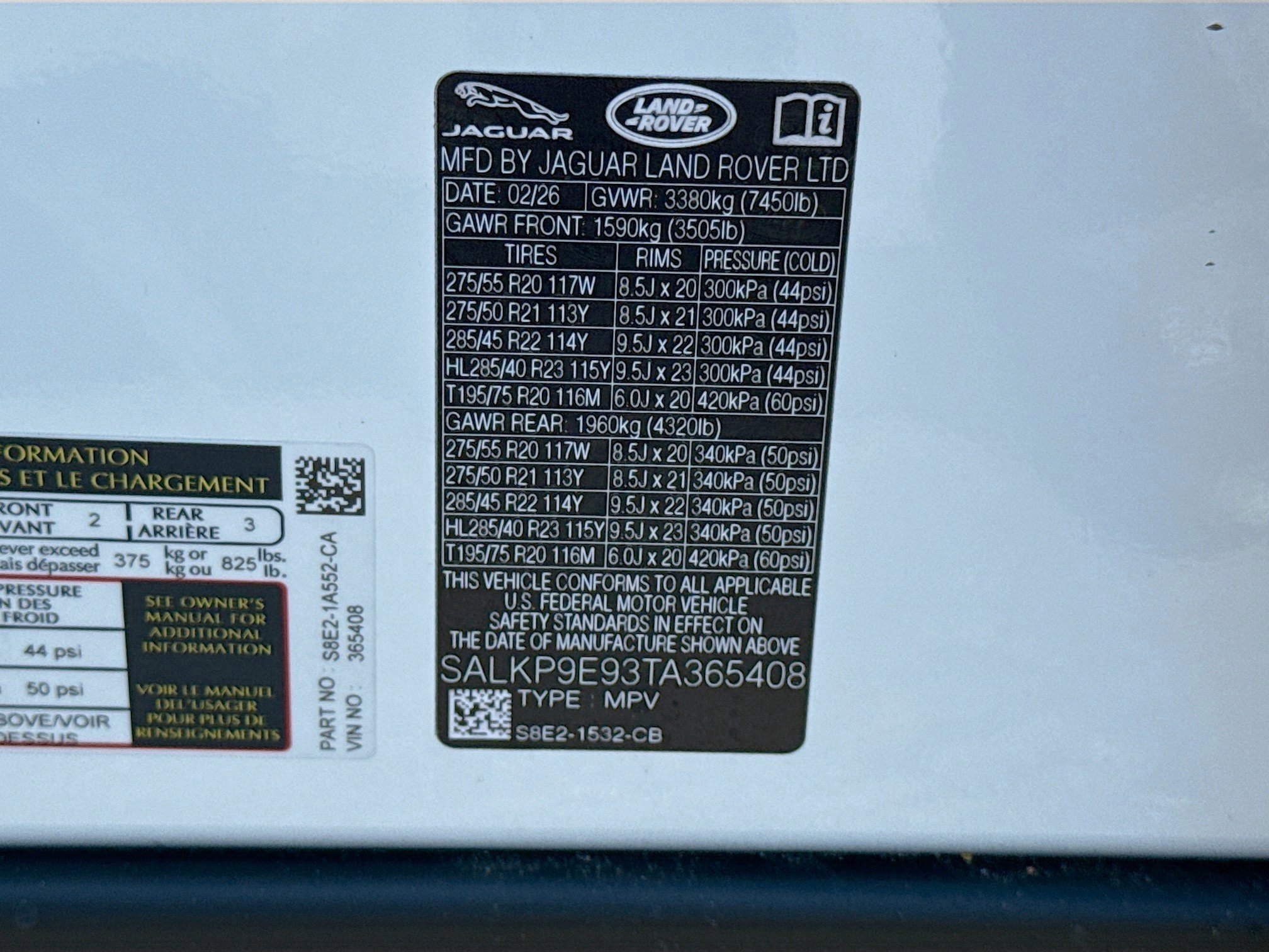 New 2026 Fuji White Land Rover SE image 43