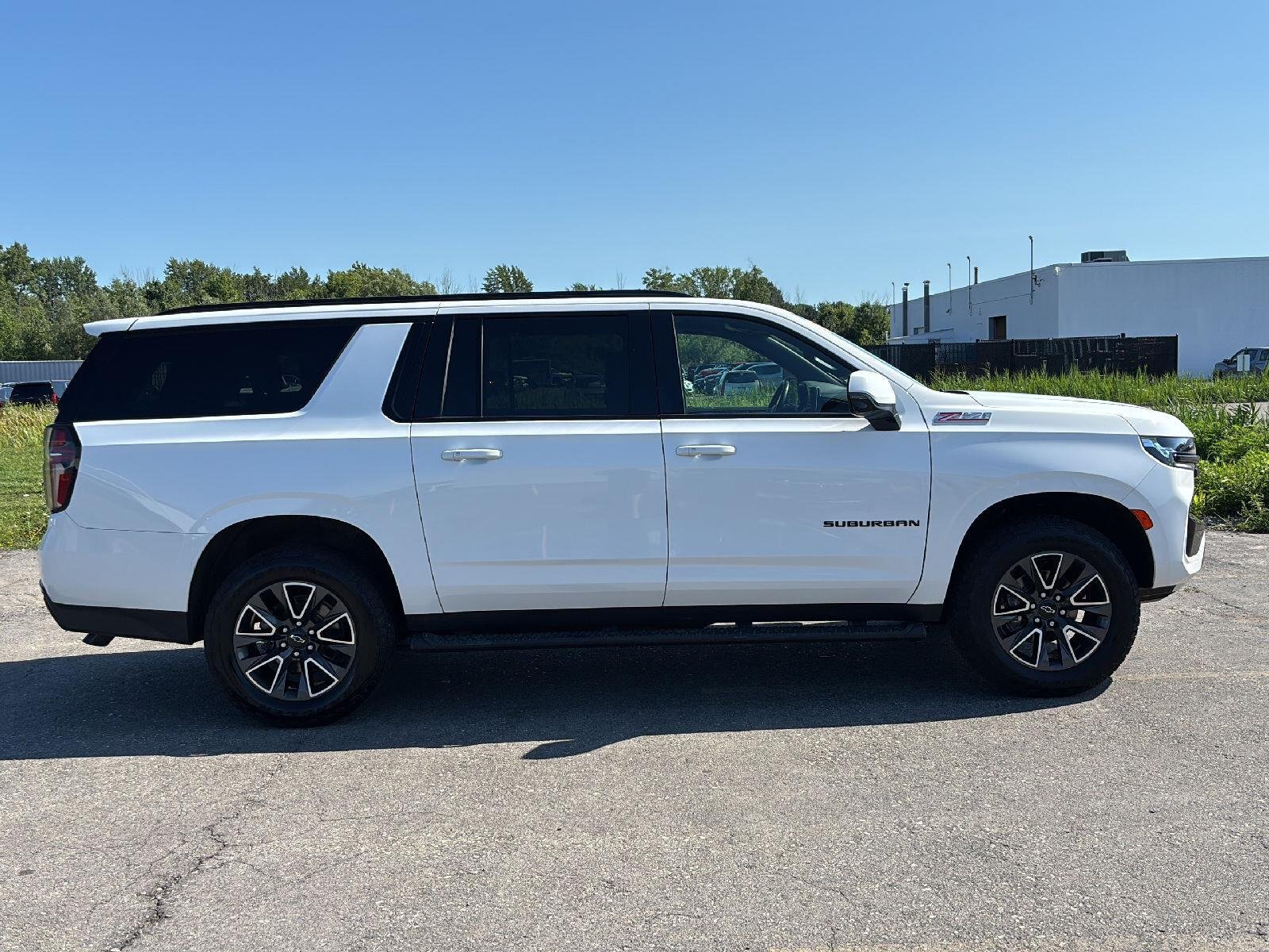Used 2024 Summit White Chevrolet Z71 image 8